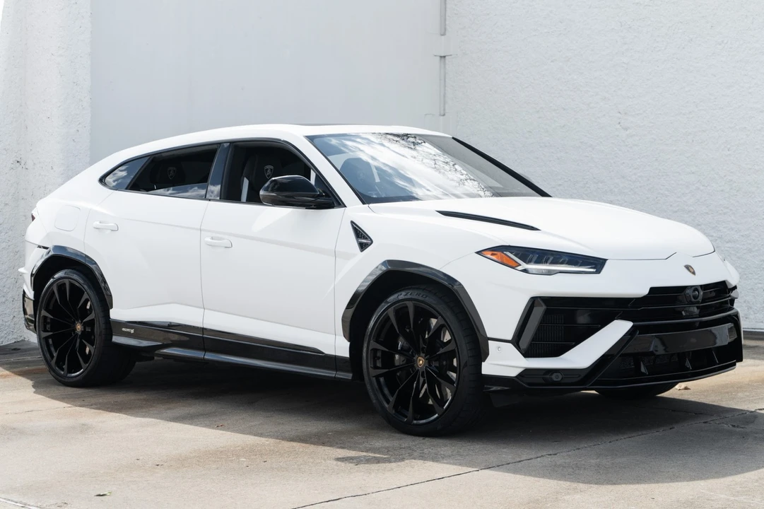 2024 Lamborghini Urus S - Image 2 of 21