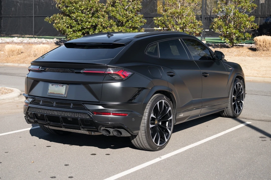 2024 Lamborghini - Image 12 of 31