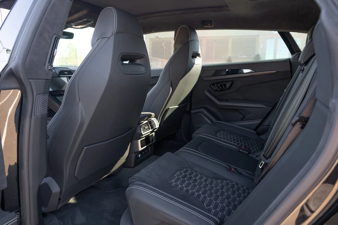 2024 Lamborghini - Image 18 of 31