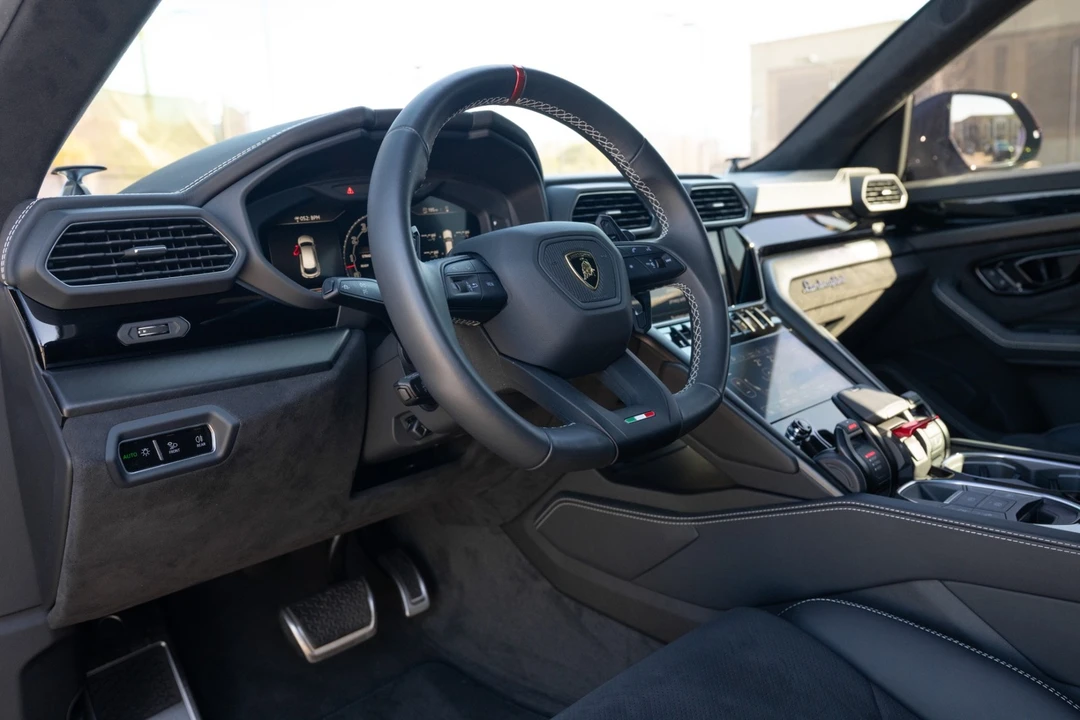 2024 Lamborghini - Image 23 of 31