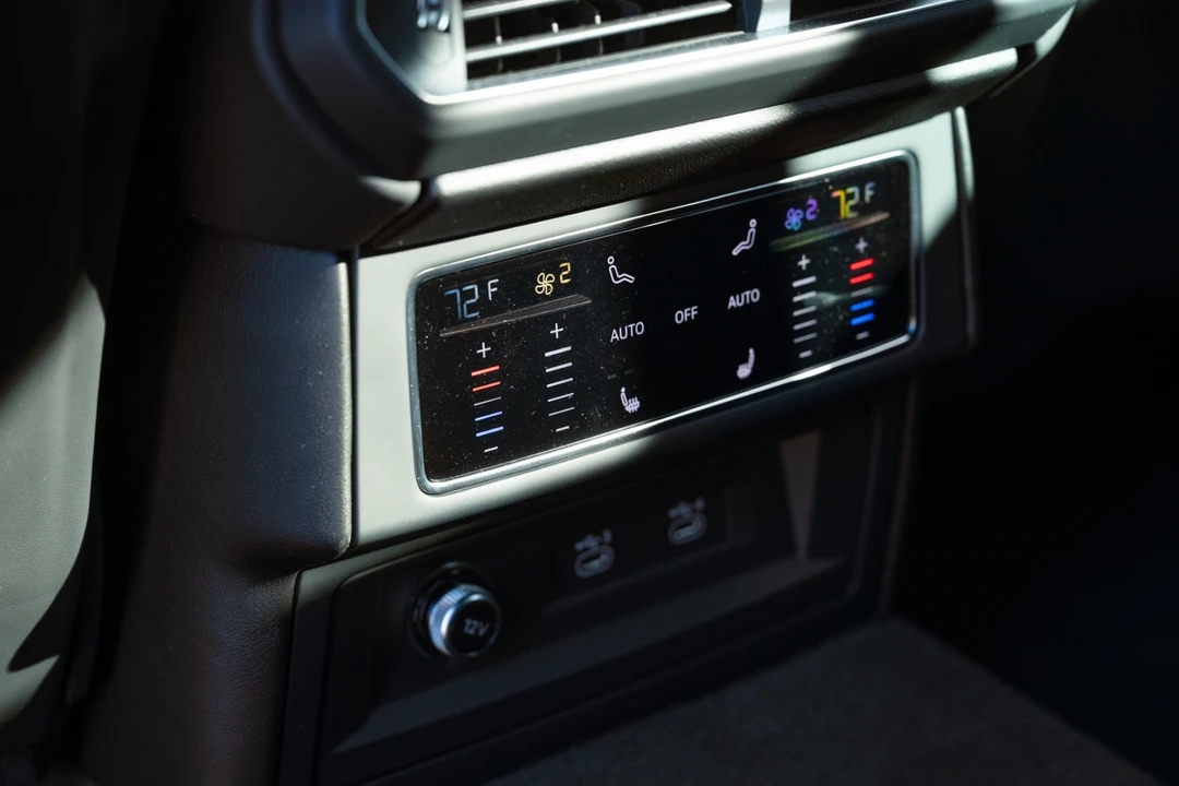 2024 Lamborghini - Image 21 of 31