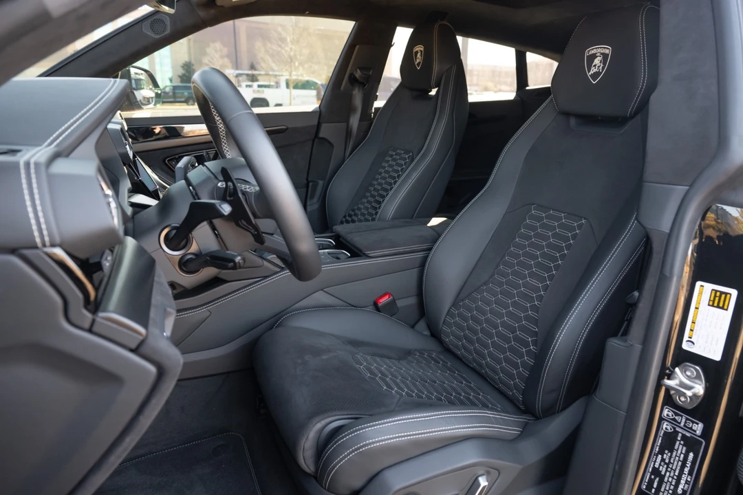 2024 Lamborghini - Image 24 of 31
