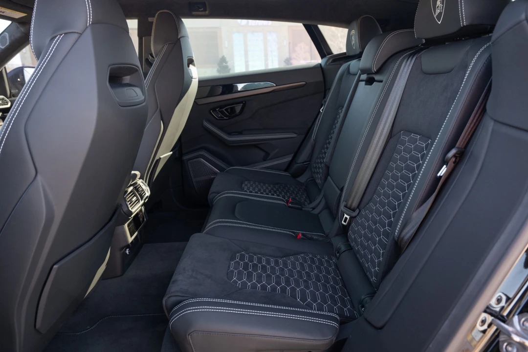 2024 Lamborghini - Image 19 of 31