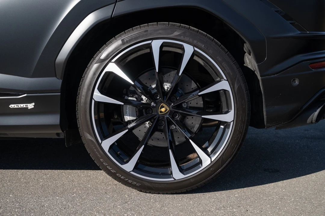 2024 Lamborghini - Image 10 of 31