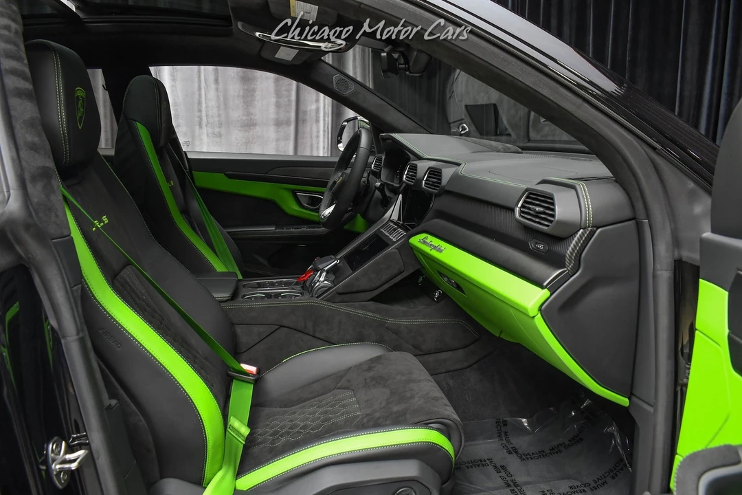 2024 Lamborghini Urus SE - Image 24 of 31