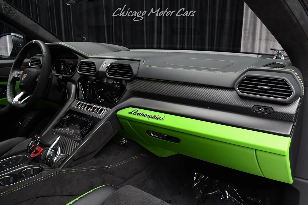 2024 Lamborghini Urus SE - Image 25 of 31