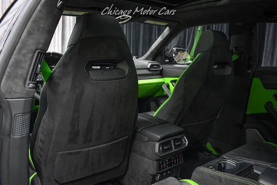 2024 Lamborghini Urus SE - Image 27 of 31