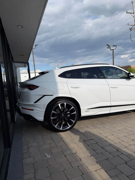 2024 Lamborghini Urus - Image 6 of 7
