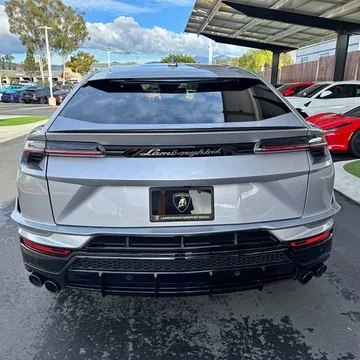 2024 Lamborghini Urus S