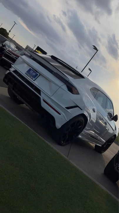 2024 Lamborghini Urus SE - Image 3 of 3
