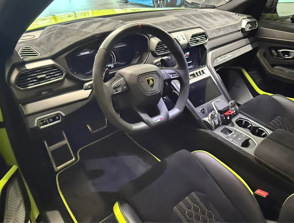 2024 Lamborghini Urus SE - Image 8 of 10