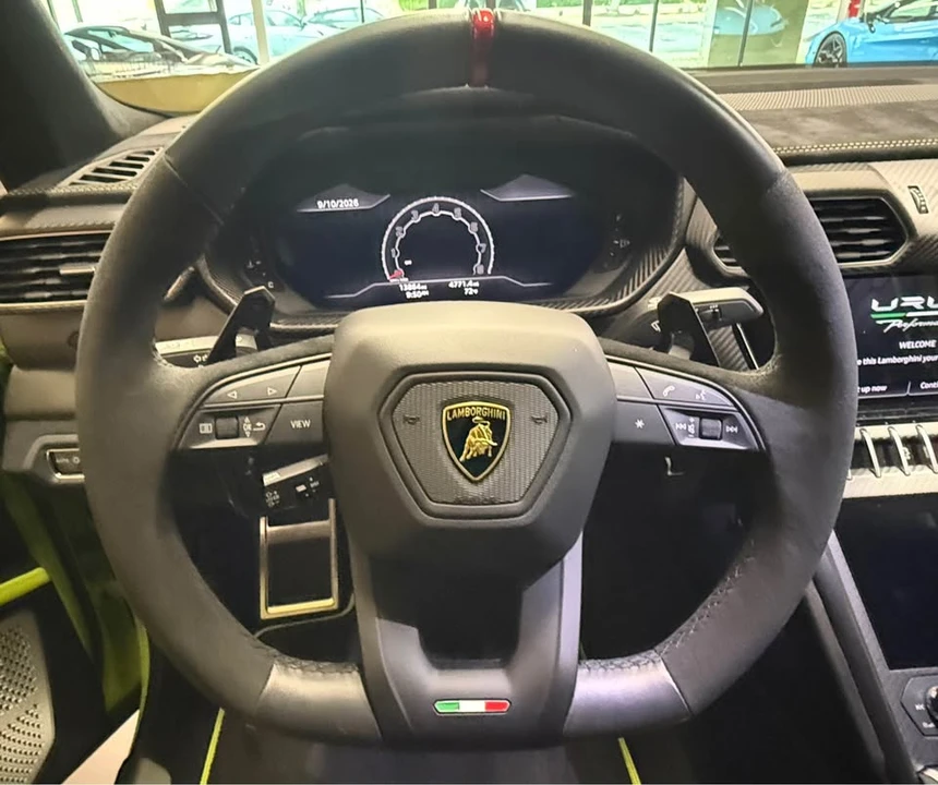 2024 Lamborghini Urus SE - Image 9 of 10