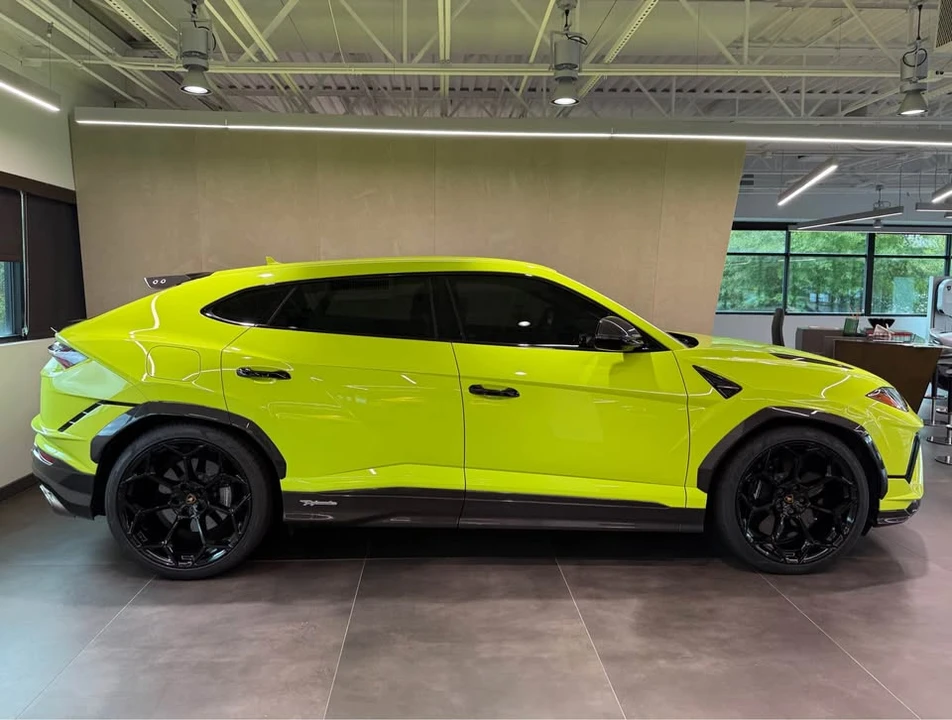 2024 Lamborghini Urus SE - Image 2 of 10