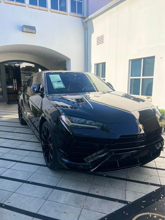 2024 Lamborghini Urus SE - Image 5 of 6