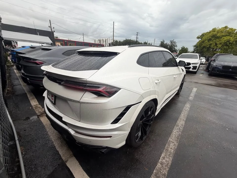 2024 Lamborghini Urus SE - Image 4 of 11