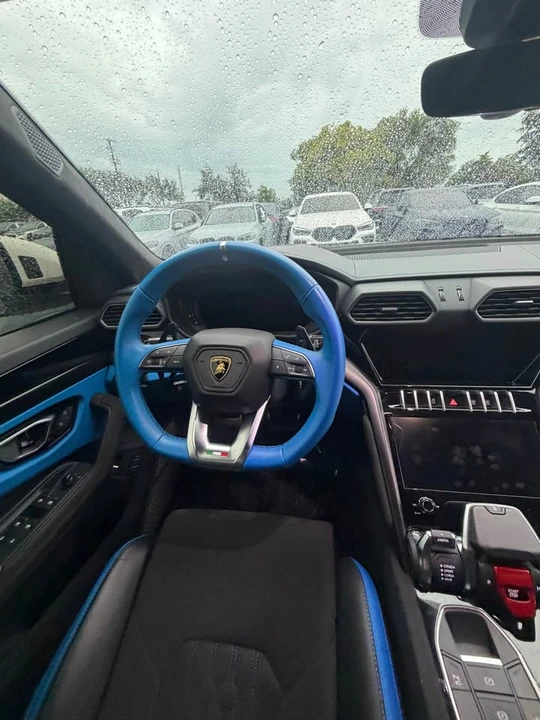 2024 Lamborghini Urus SE - Image 9 of 11