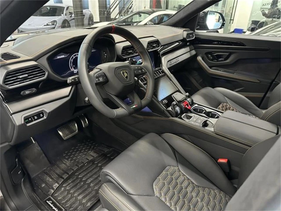 2024 Lamborghini Urus SE - Image 9 of 13