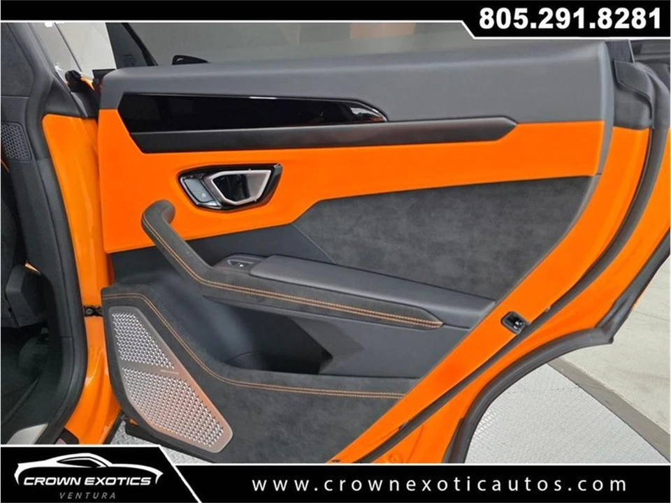2024 Lamborghini Urus SE - Image 25 of 31