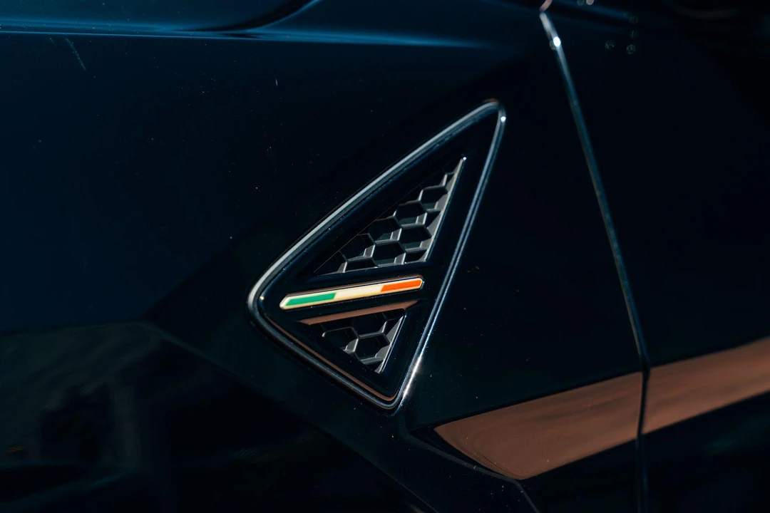 2024 Lamborghini Urus SE - Image 12 of 31