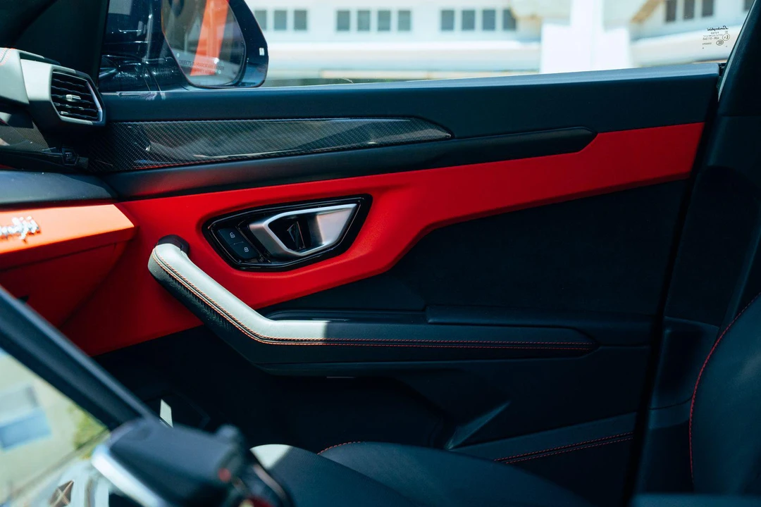 2024 Lamborghini Urus SE - Image 14 of 31