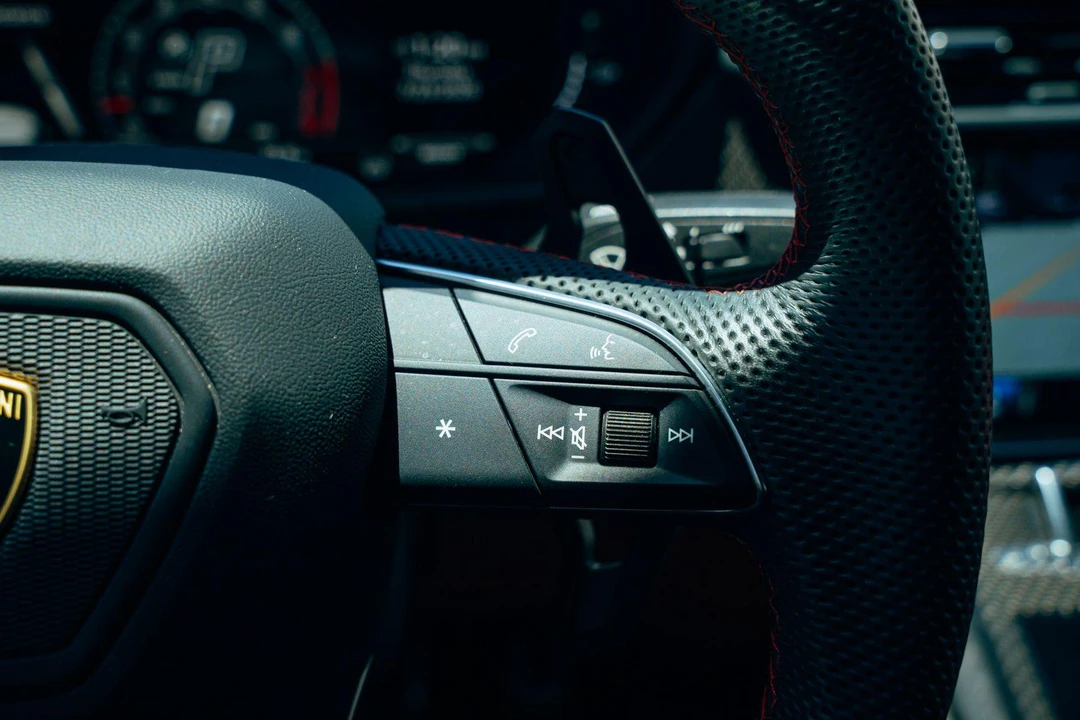 2024 Lamborghini Urus SE - Image 17 of 31