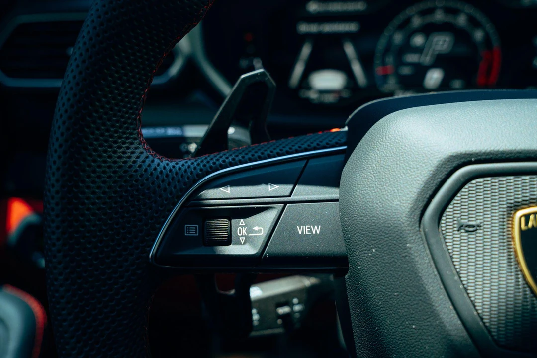 2024 Lamborghini Urus SE - Image 18 of 31