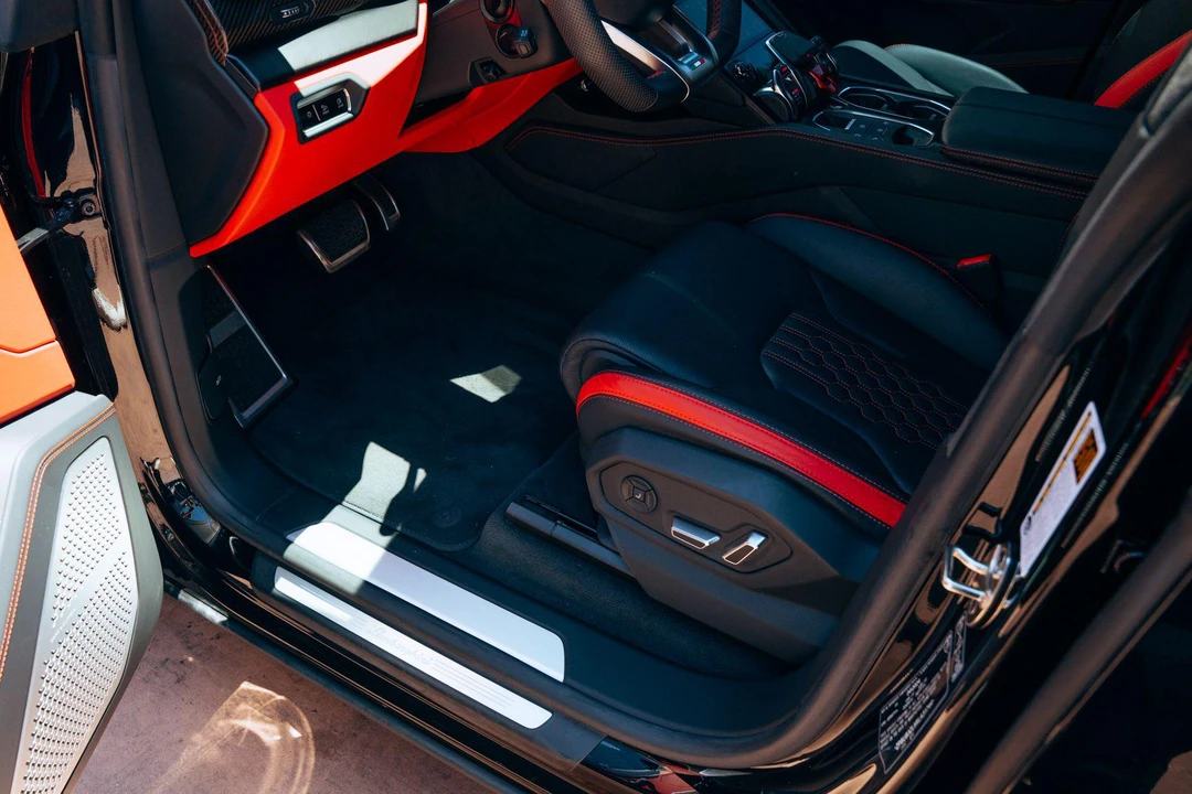 2024 Lamborghini Urus SE - Image 25 of 31
