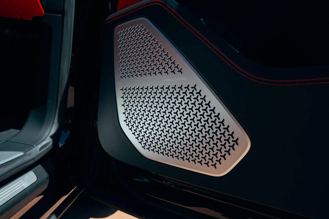 2024 Lamborghini Urus SE - Image 30 of 31