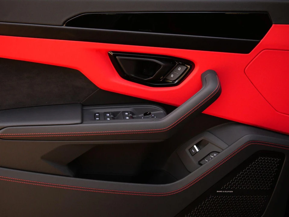 2024 Lamborghini Urus SE - Image 16 of 27