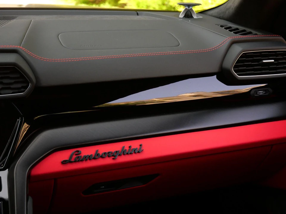 2024 Lamborghini Urus SE - Image 22 of 27