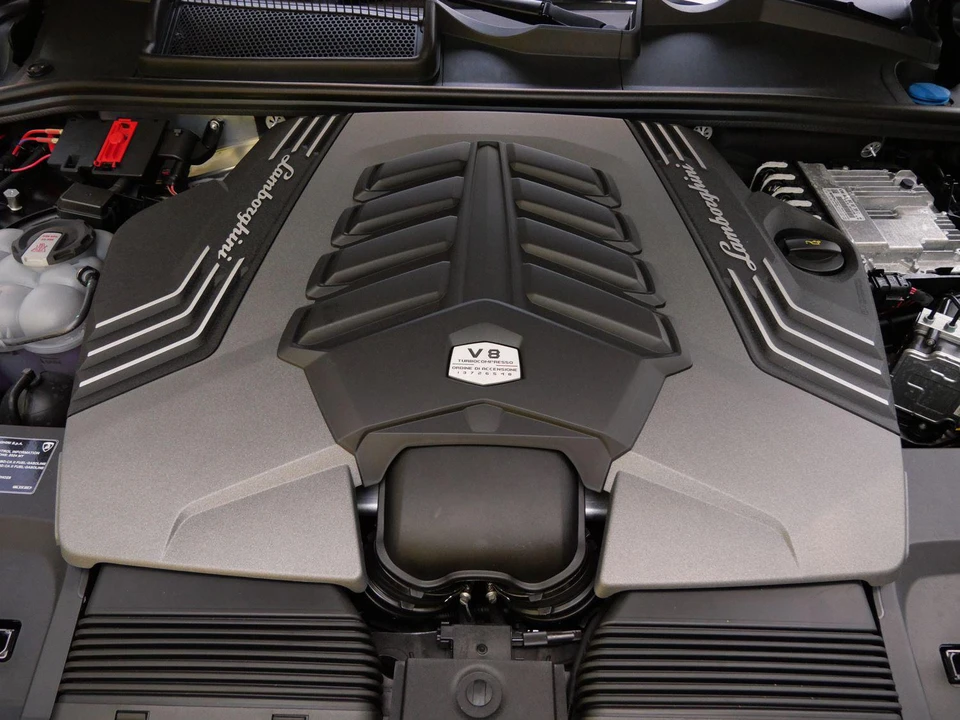 2024 Lamborghini Urus SE - Image 25 of 27