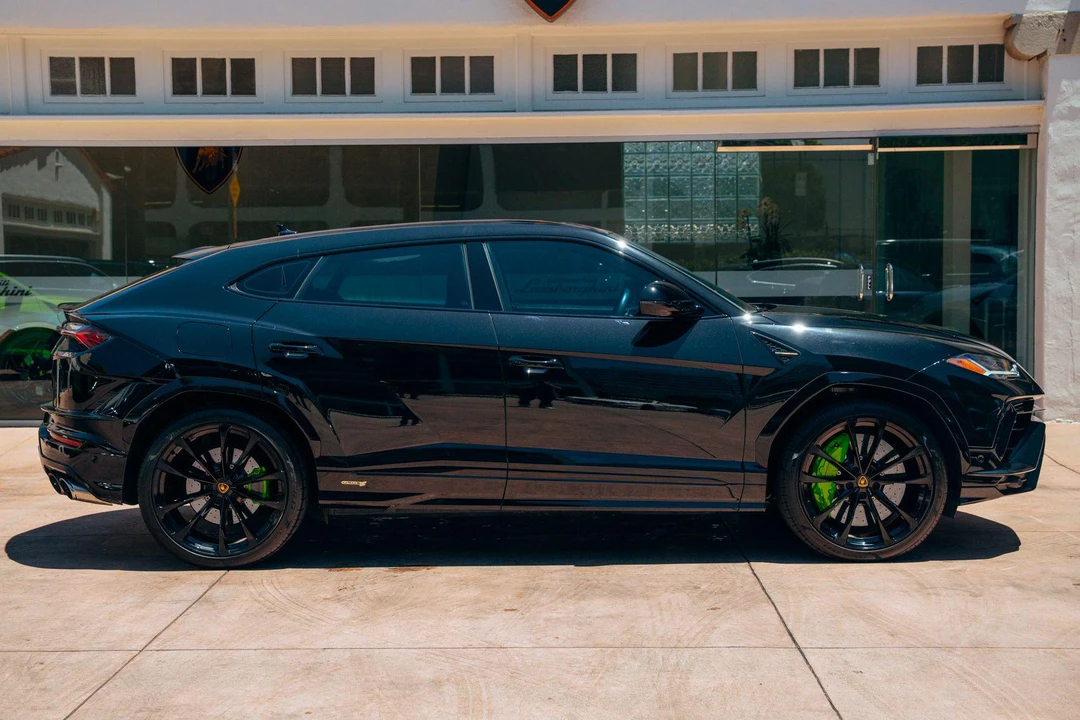 2024 Lamborghini Urus - Image 2 of 31