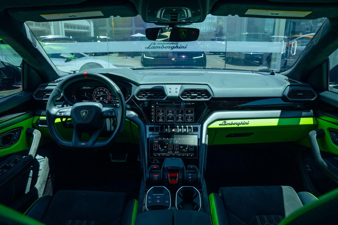 2024 Lamborghini Urus - Image 7 of 31