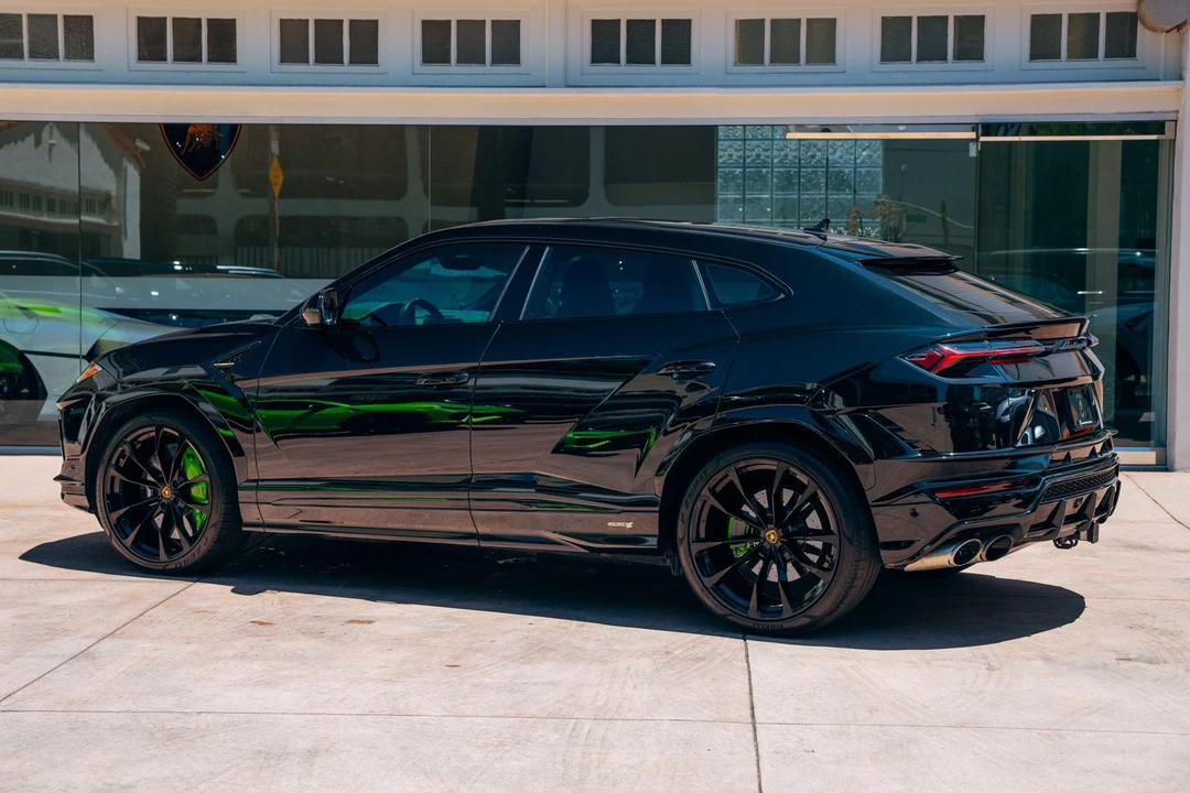 2024 Lamborghini Urus - Image 16 of 31