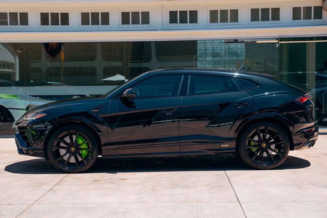 2024 Lamborghini Urus - Image 18 of 31