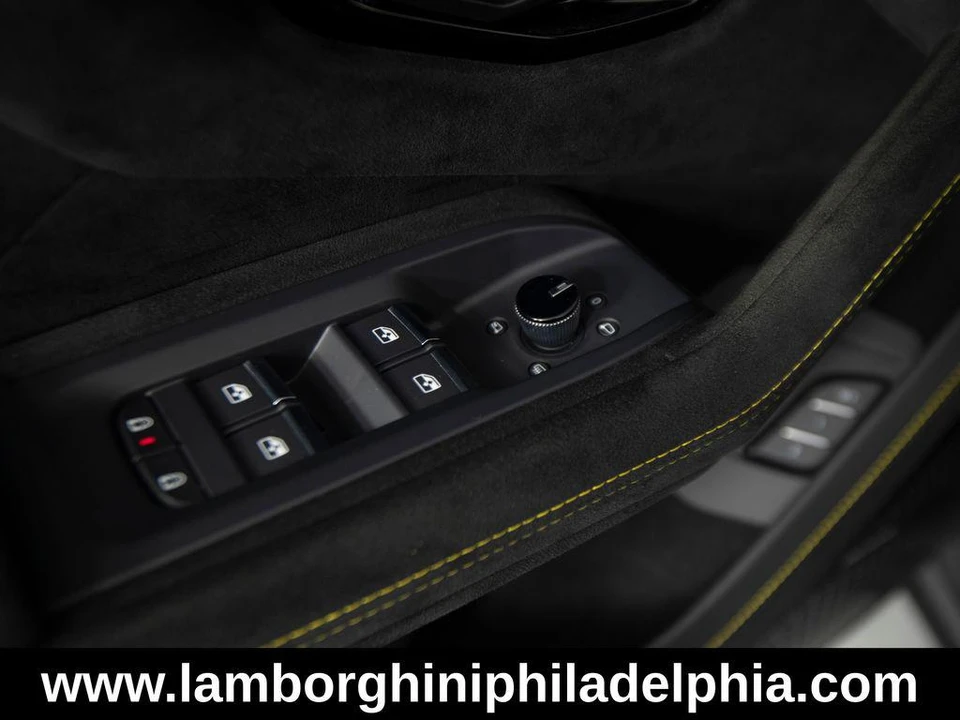 2024 Lamborghini Urus SE - Image 12 of 31