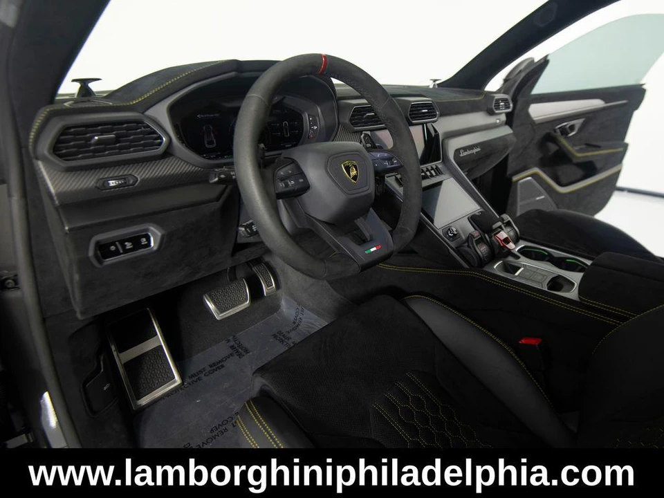 2024 Lamborghini Urus SE - Image 15 of 31