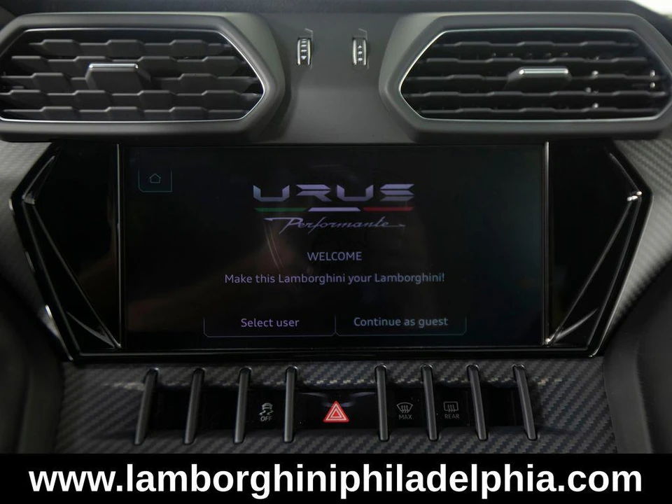2024 Lamborghini Urus SE - Image 18 of 31