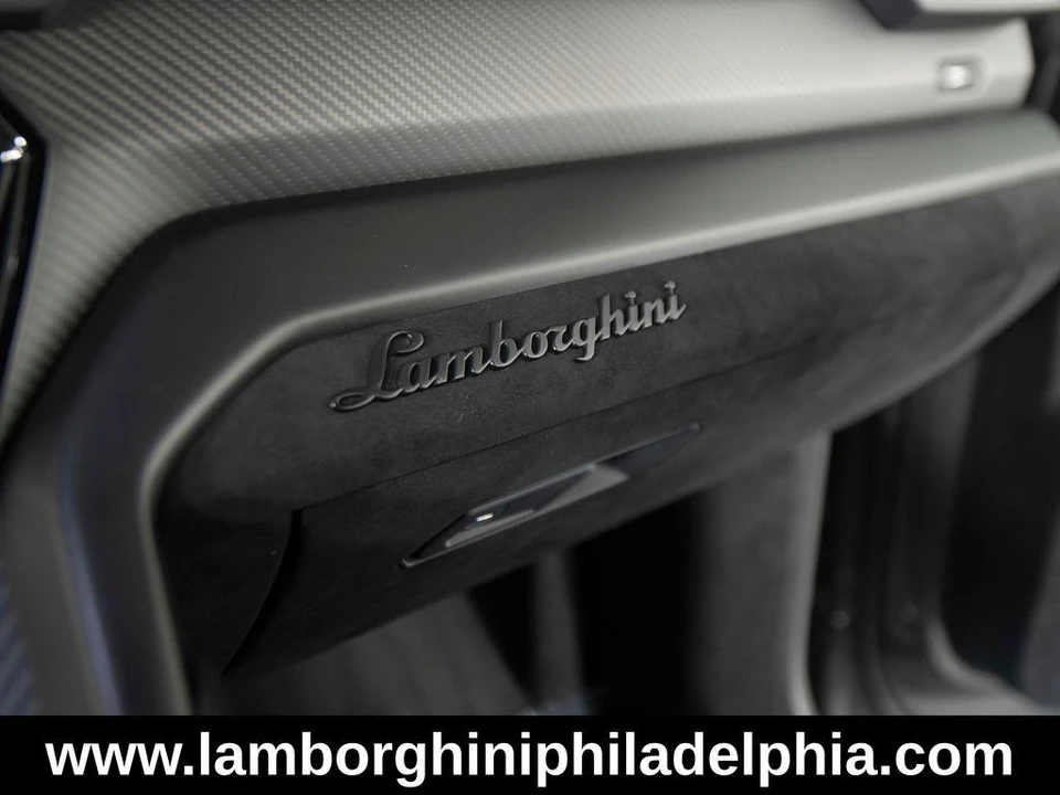2024 Lamborghini Urus SE - Image 24 of 31