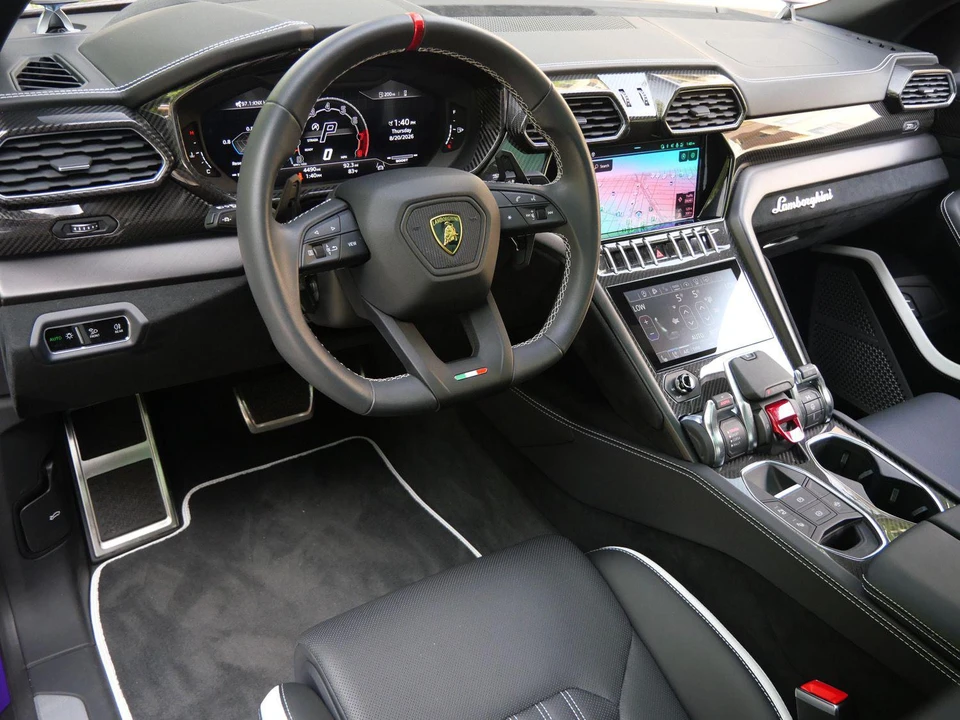 2024 Lamborghini Urus SE - Image 26 of 31