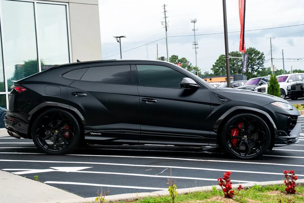 2024 Lamborghini Urus - Image 13 of 31