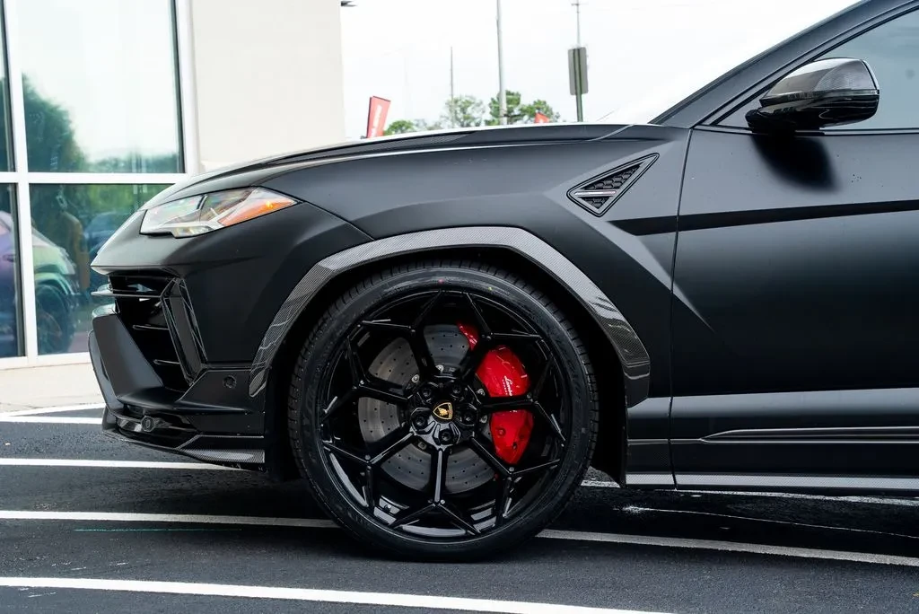 2024 Lamborghini Urus - Image 26 of 31