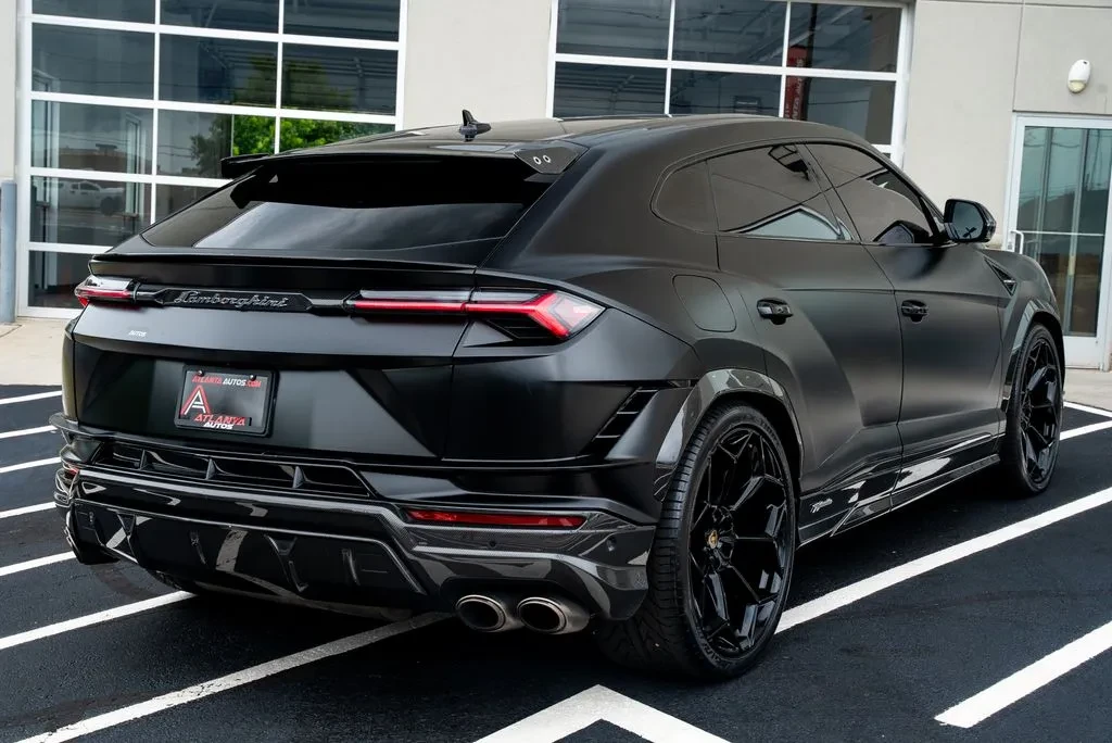 2024 Lamborghini Urus - Image 15 of 31