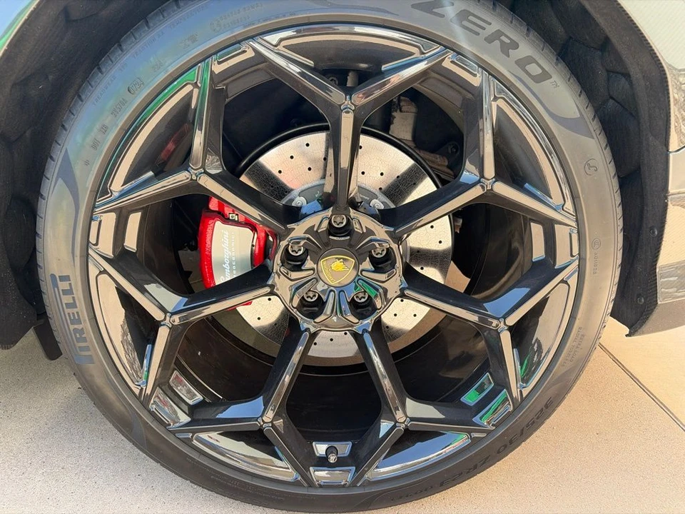 2024 Lamborghini Urus SE - Image 17 of 17