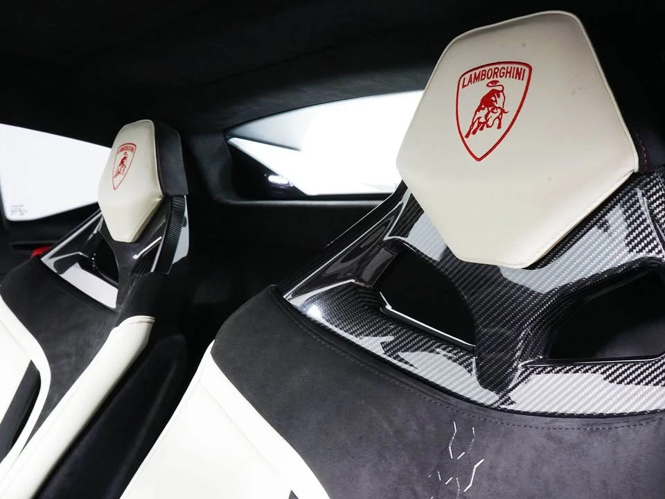 2024 Lamborghini Huracan - Image 10 of 11