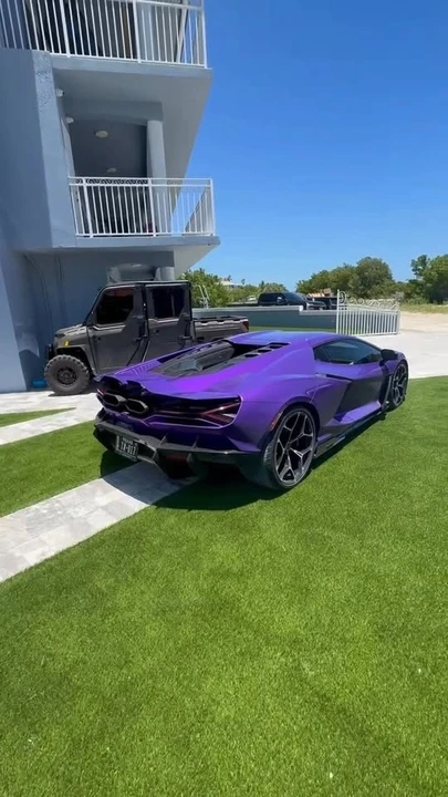 2024 Lamborghini Revuelto - Image 2 of 2