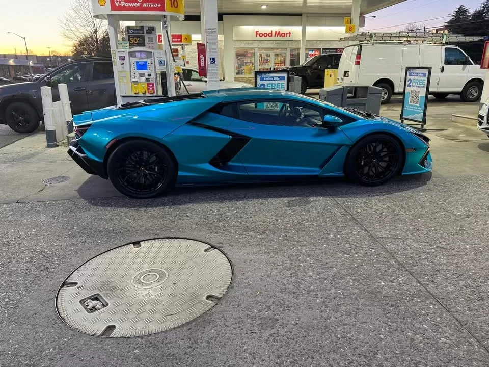 2024 Lamborghini Revuelto - Image 4 of 4