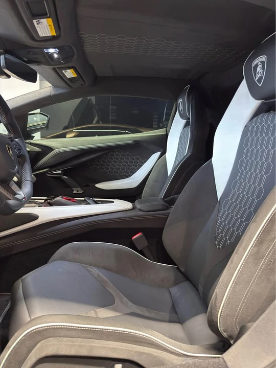 2024 Lamborghini Revuelto - Image 5 of 7