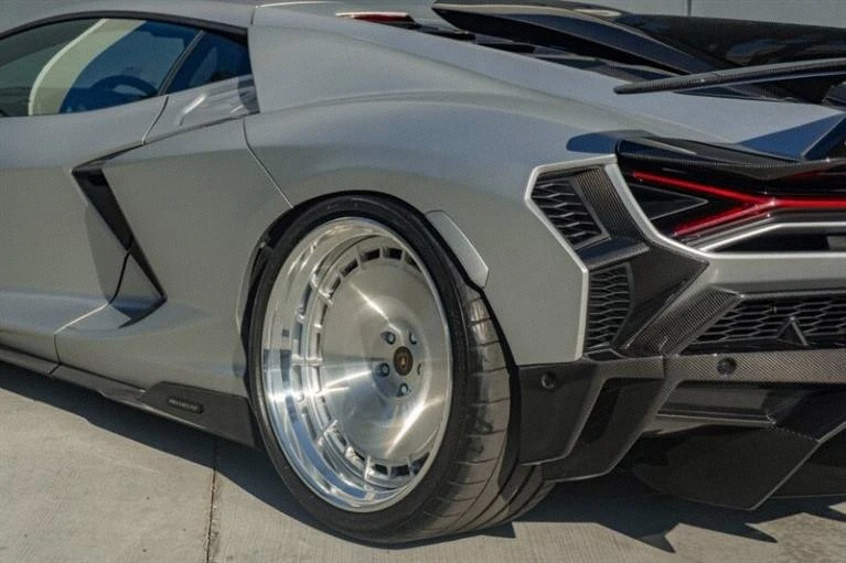 2024 Lamborghini Revuelto - Image 16 of 20
