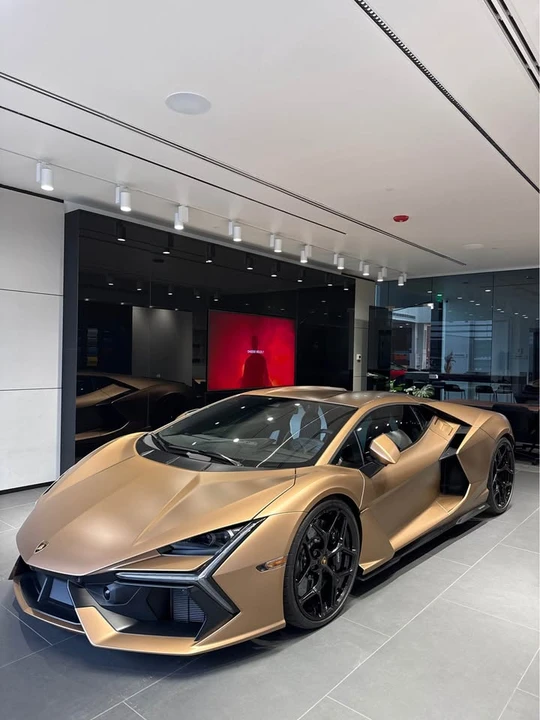 2024 Lamborghini Revuelto - Image 2 of 7